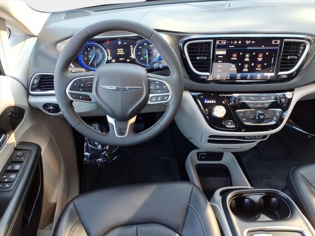 used 2024 Chrysler Pacifica car, priced at $27,200