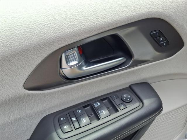 used 2023 Chrysler Pacifica car, priced at $22,500