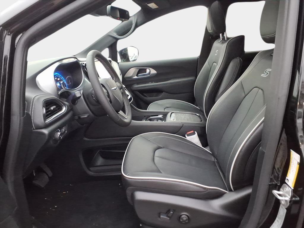 new 2026 Chrysler Pacifica car, priced at $42,455