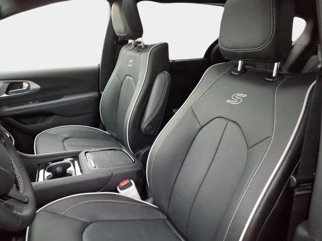 new 2026 Chrysler Pacifica car, priced at $42,455