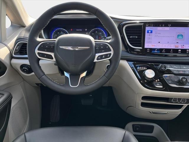 new 2024 Chrysler Pacifica car, priced at $34,280