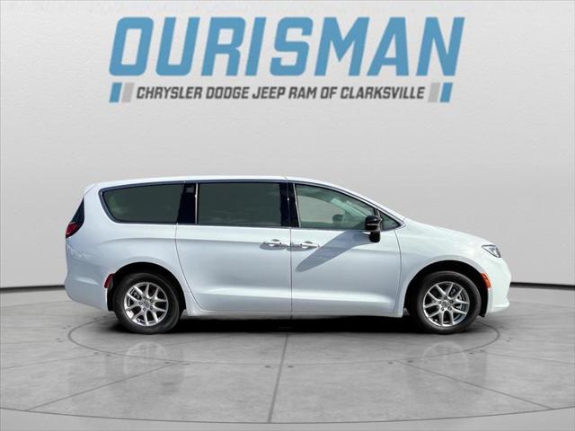 new 2024 Chrysler Pacifica car, priced at $34,280