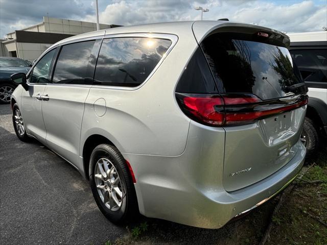 new 2024 Chrysler Pacifica car, priced at $42,961