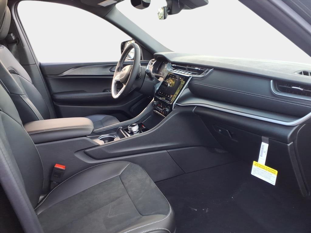 new 2025 Jeep Grand Cherokee car, priced at $34,498