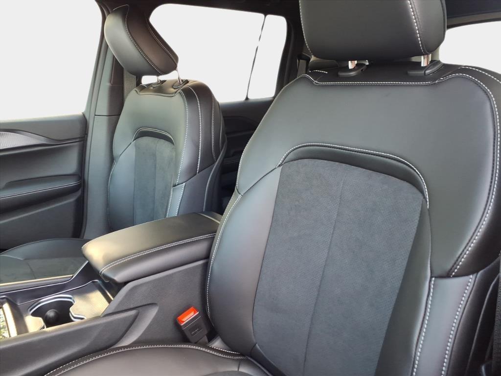 new 2025 Jeep Grand Cherokee car, priced at $34,498