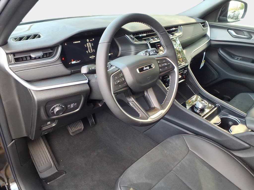new 2025 Jeep Grand Cherokee car, priced at $34,498