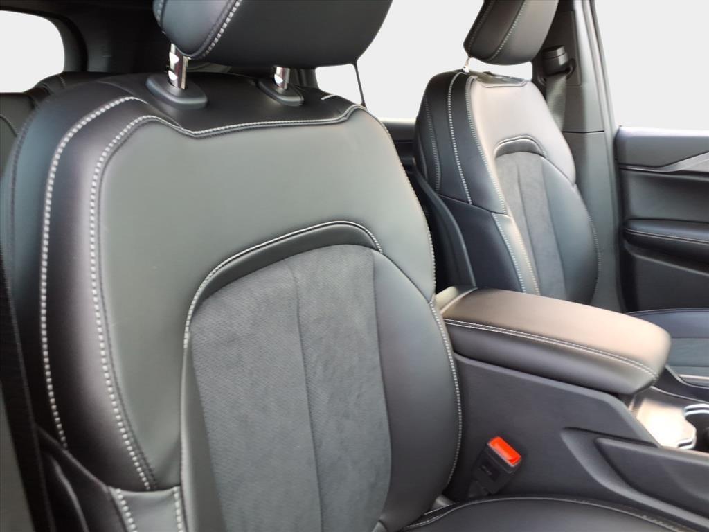 new 2025 Jeep Grand Cherokee car, priced at $34,498