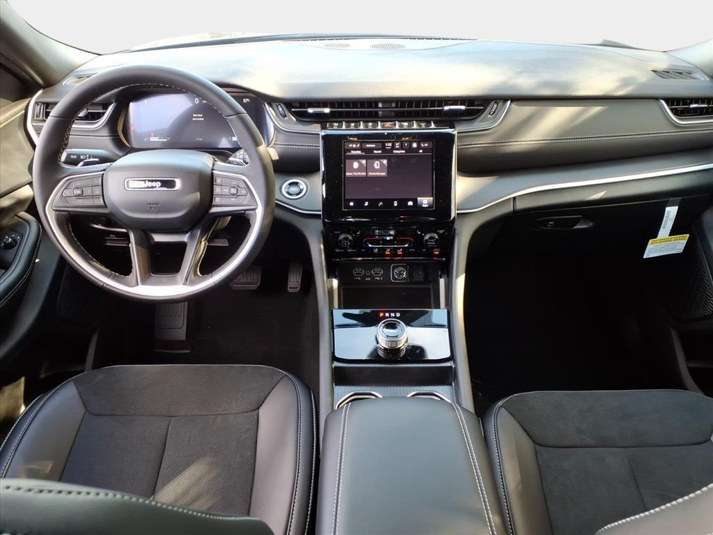 new 2025 Jeep Grand Cherokee car, priced at $34,498