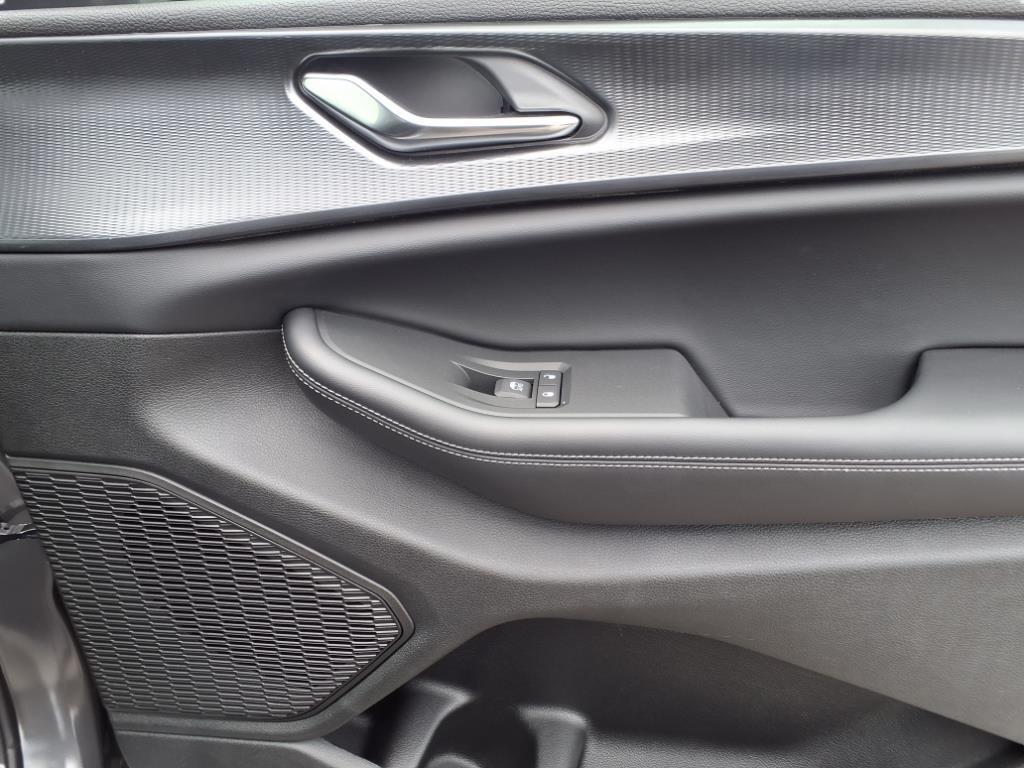 new 2025 Jeep Grand Cherokee car, priced at $33,969