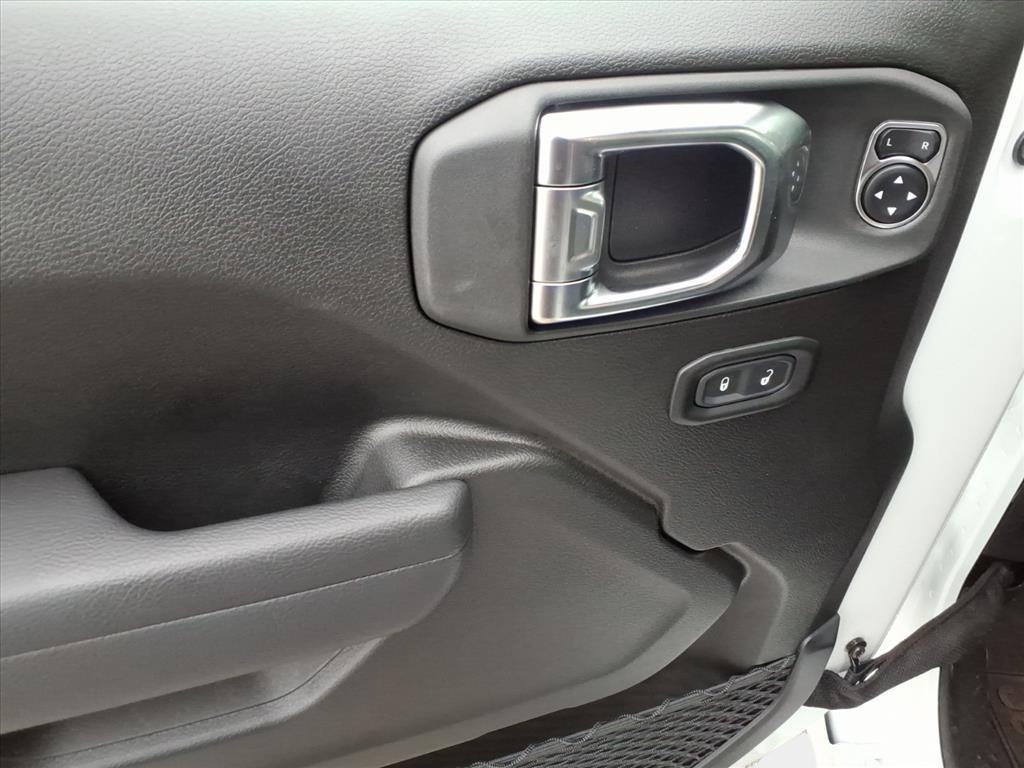 new 2025 Jeep Wrangler car, priced at $39,793
