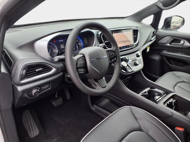 new 2025 Chrysler Pacifica car, priced at $45,996