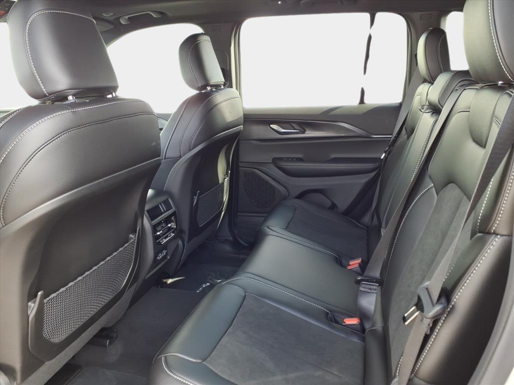 new 2025 Jeep Grand Cherokee car, priced at $35,765