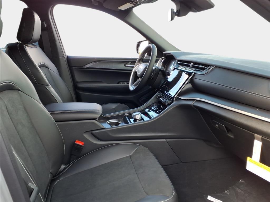 new 2025 Jeep Grand Cherokee car, priced at $35,765