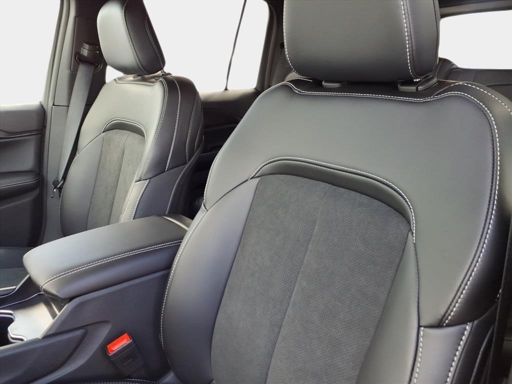 new 2025 Jeep Grand Cherokee car, priced at $35,765