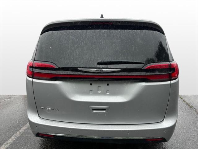 new 2024 Chrysler Pacifica car, priced at $39,065