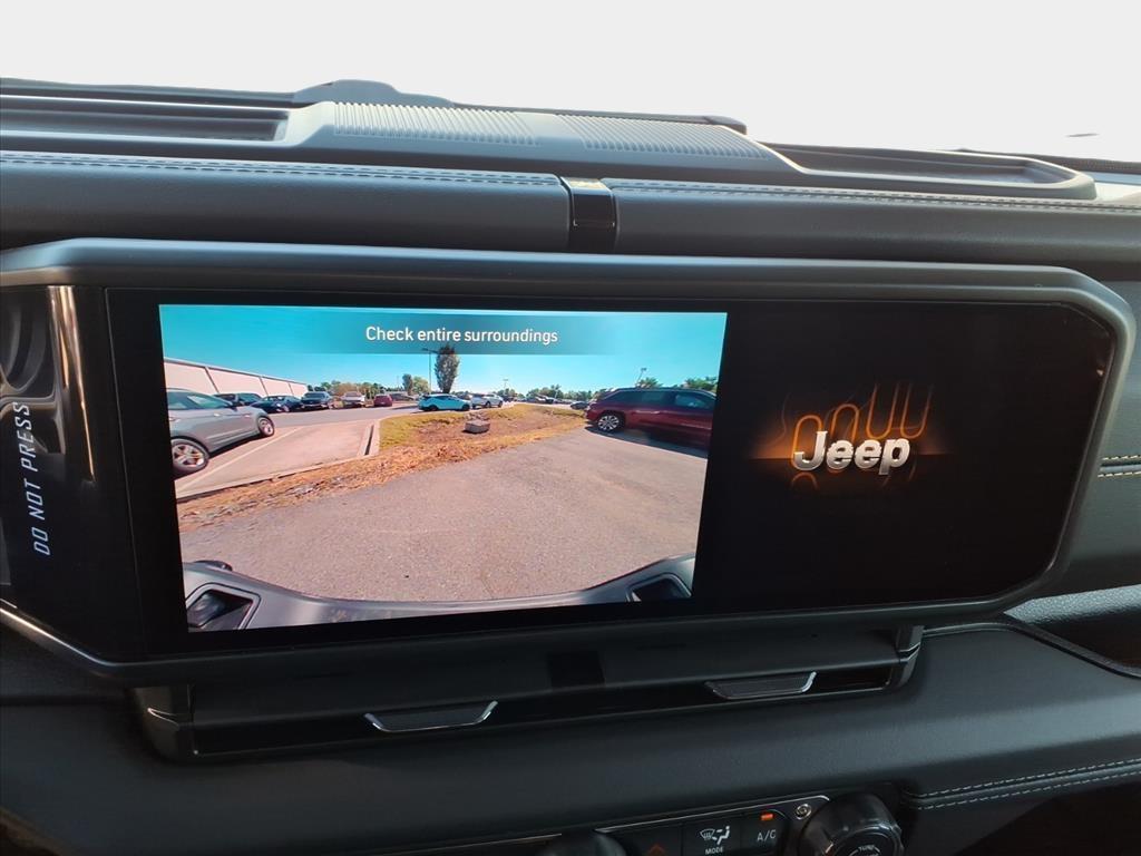 new 2025 Jeep Gladiator car, priced at $43,283