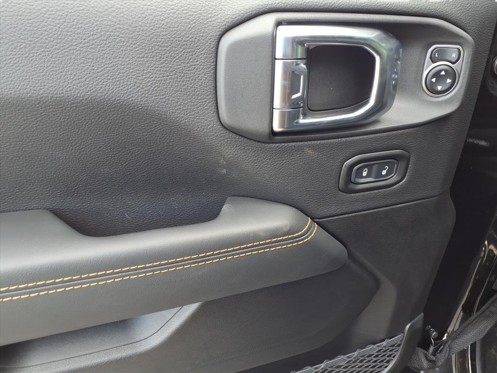 new 2025 Jeep Wrangler car, priced at $49,156