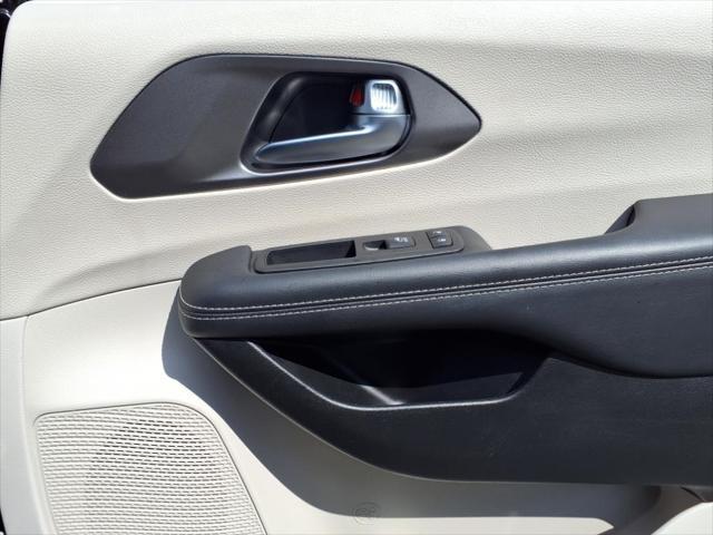used 2023 Chrysler Pacifica car, priced at $22,000