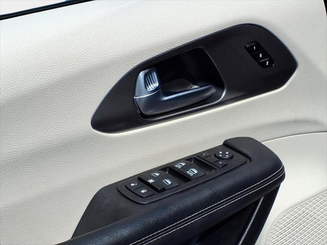 used 2023 Chrysler Pacifica car, priced at $22,000