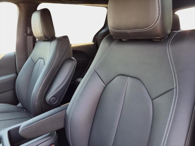 new 2025 Chrysler Pacifica car, priced at $40,499