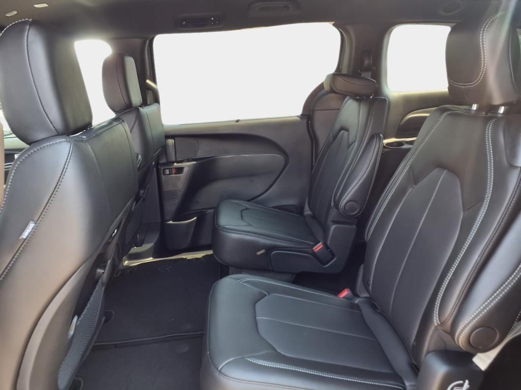 new 2025 Chrysler Pacifica car, priced at $38,196