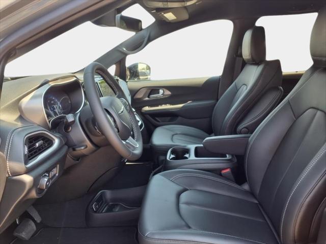new 2025 Chrysler Pacifica car, priced at $40,499