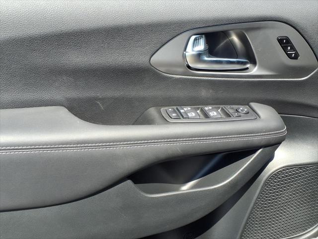 new 2025 Chrysler Pacifica car, priced at $40,499