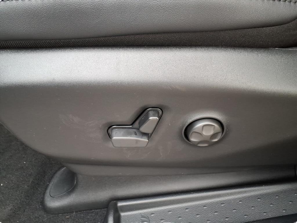 new 2026 Chrysler Pacifica car, priced at $36,239