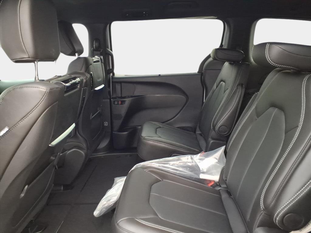 new 2026 Chrysler Pacifica car, priced at $36,239