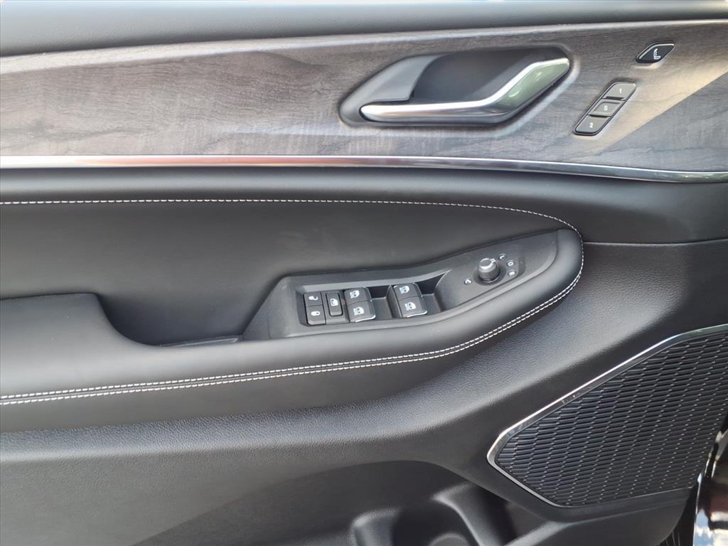 new 2025 Jeep Grand Cherokee car, priced at $54,708