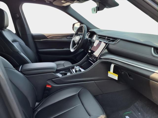 new 2025 Jeep Grand Cherokee car, priced at $39,848