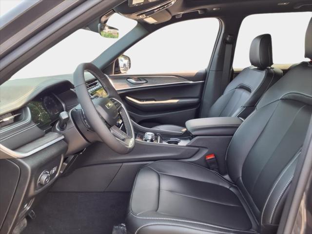 new 2025 Jeep Grand Cherokee car, priced at $39,848