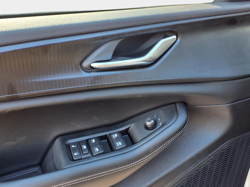 new 2025 Jeep Grand Cherokee car, priced at $39,700