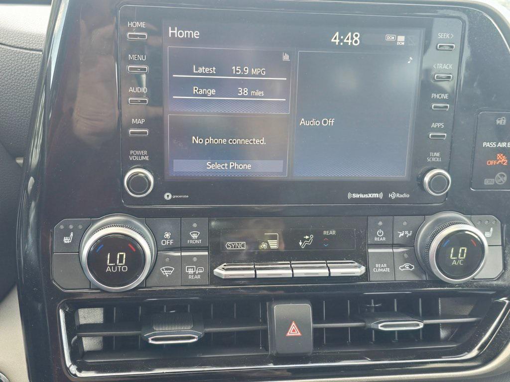 used 2022 Toyota Highlander car, priced at $33,097