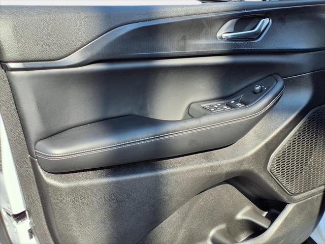 new 2025 Jeep Grand Cherokee L car, priced at $40,915