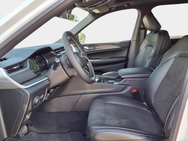 new 2025 Jeep Grand Cherokee L car, priced at $40,915
