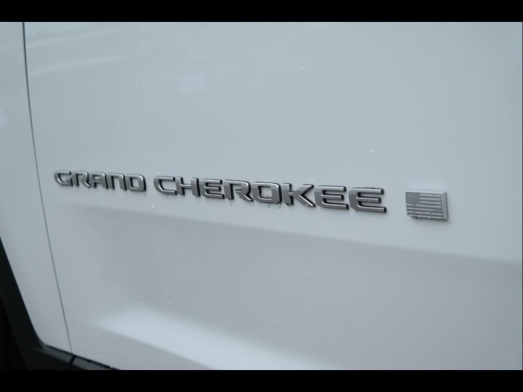 new 2025 Jeep Grand Cherokee car, priced at $33,482