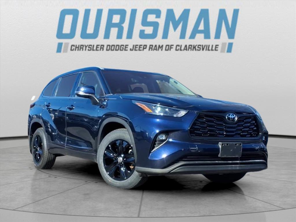 used 2022 Toyota Highlander car, priced at $35,400