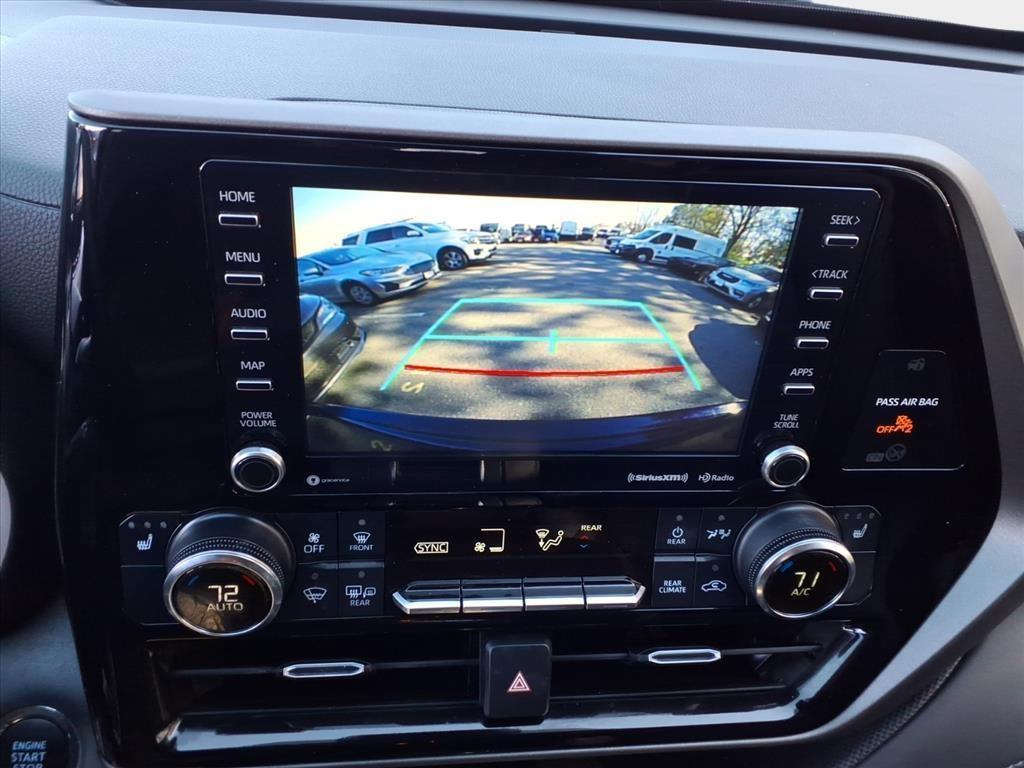 used 2022 Toyota Highlander car, priced at $35,400