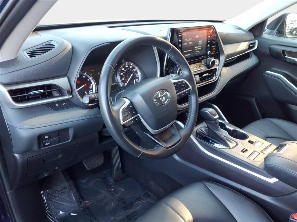 used 2022 Toyota Highlander car, priced at $35,400