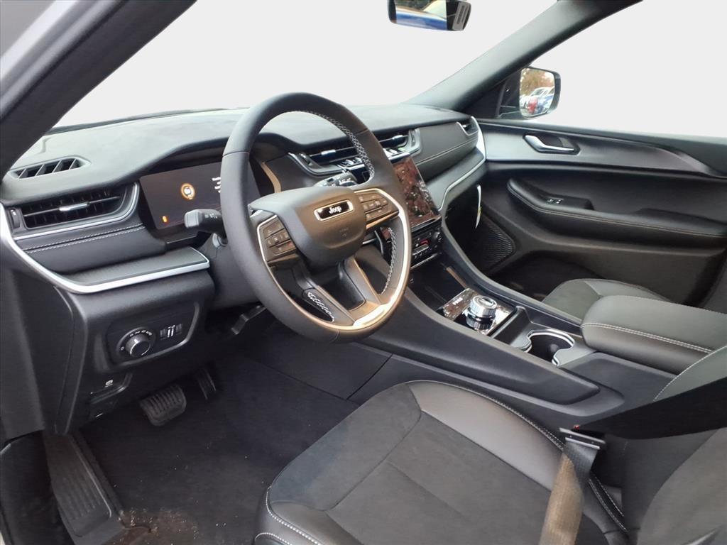 new 2025 Jeep Grand Cherokee car, priced at $34,498