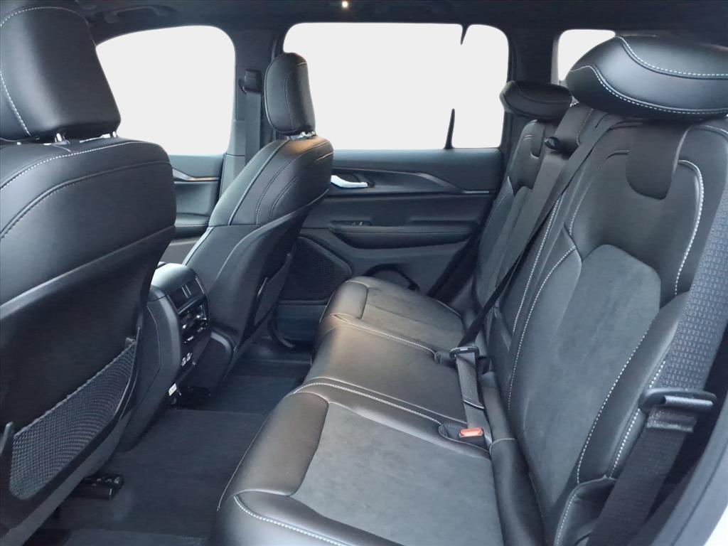 new 2025 Jeep Grand Cherokee car, priced at $34,498