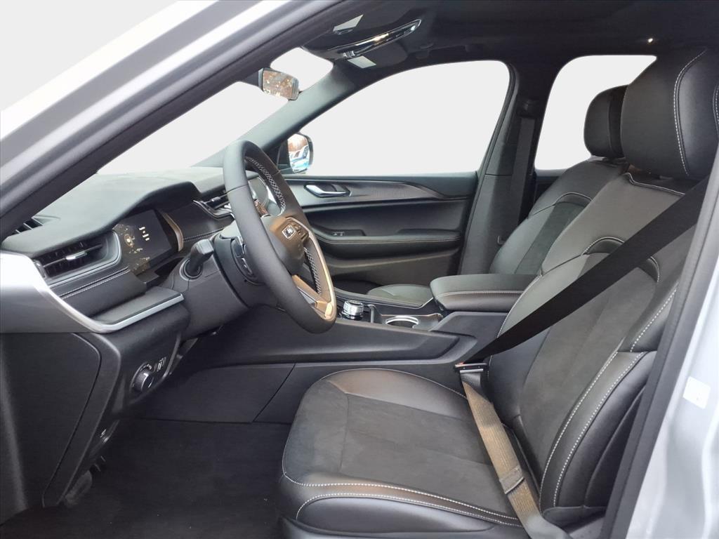 new 2025 Jeep Grand Cherokee car, priced at $34,498