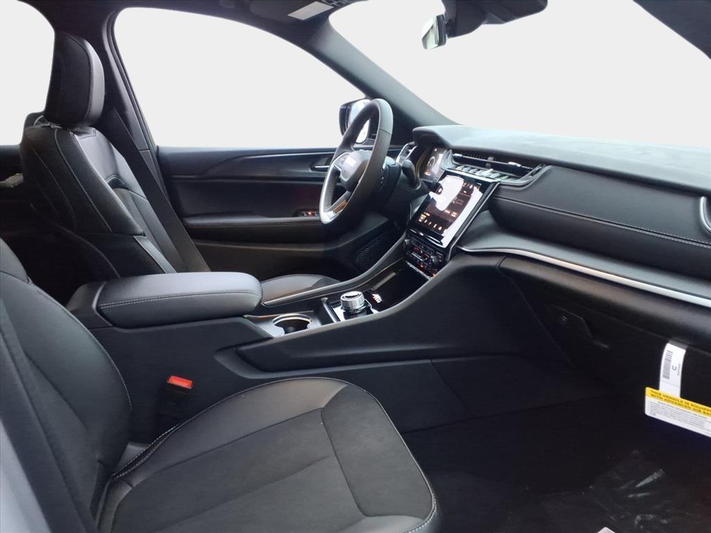 new 2025 Jeep Grand Cherokee car, priced at $34,498