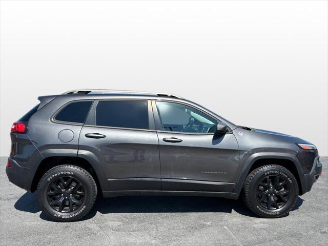 used 2015 Jeep Cherokee car, priced at $18,450