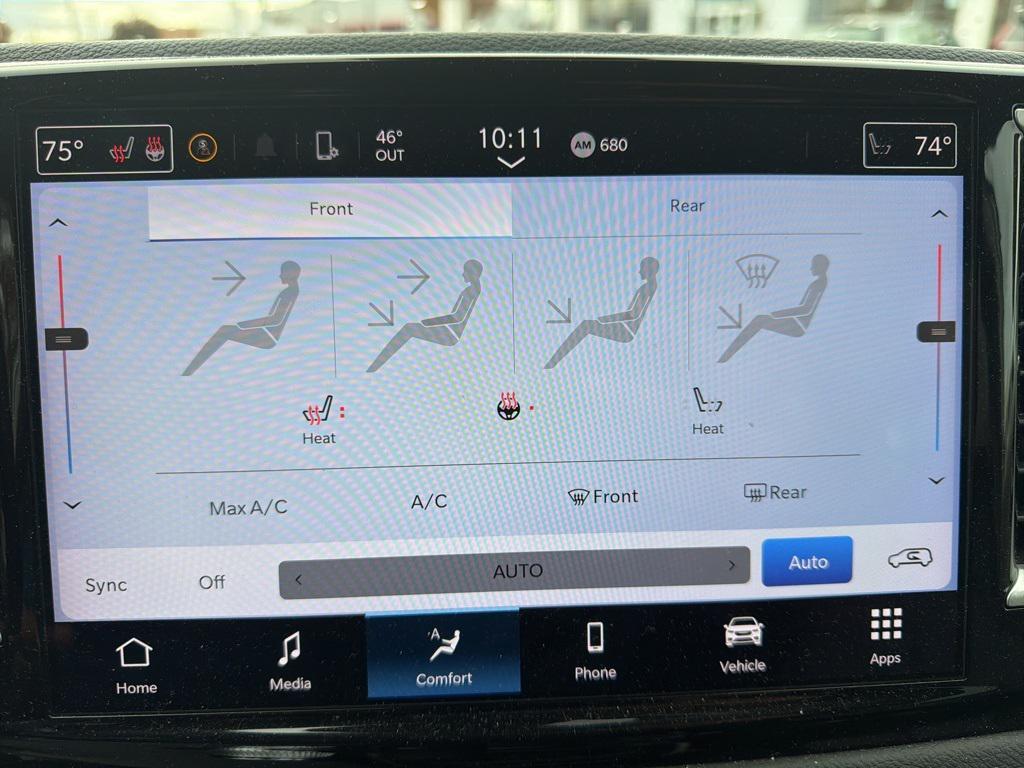 used 2024 Chrysler Pacifica car, priced at $27,700