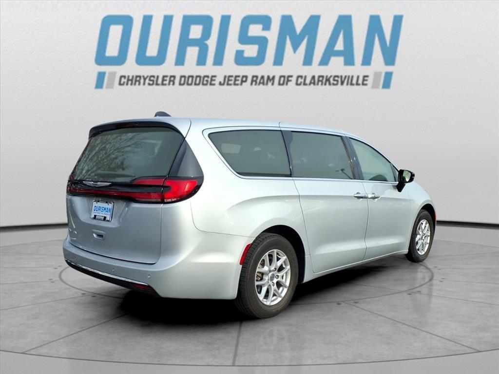 used 2024 Chrysler Pacifica car, priced at $27,531