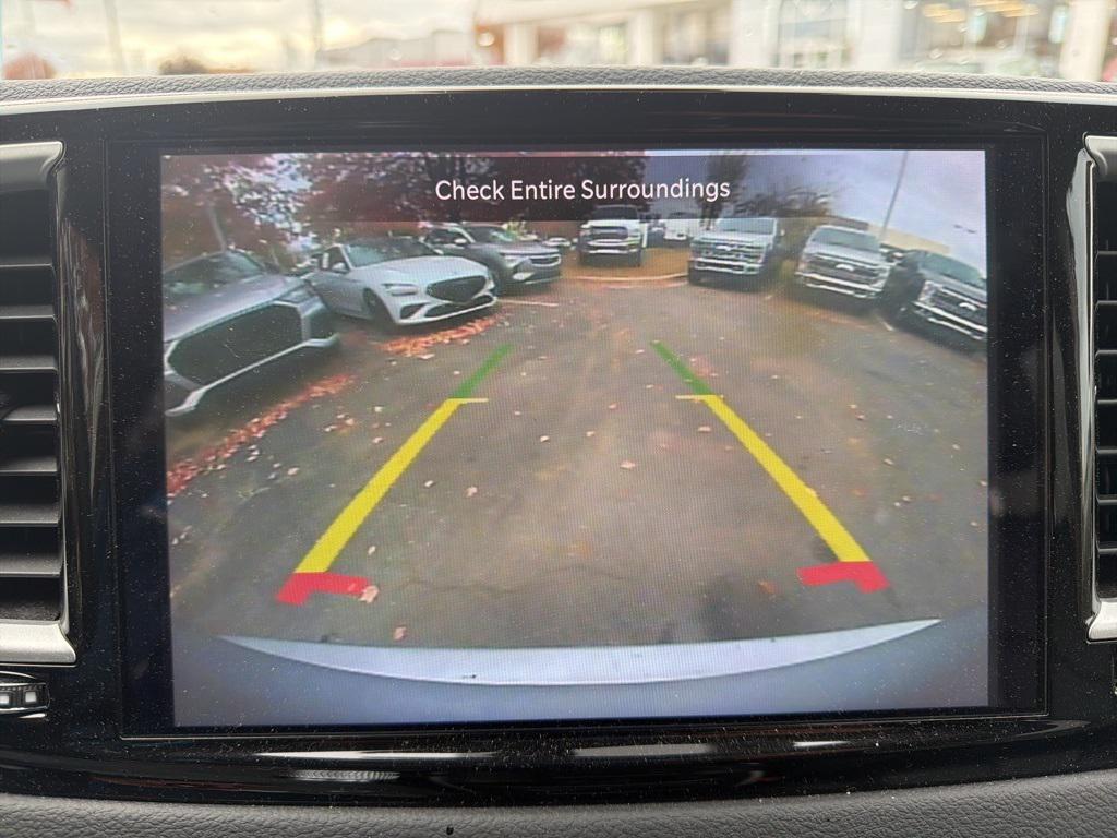 used 2024 Chrysler Pacifica car, priced at $27,700