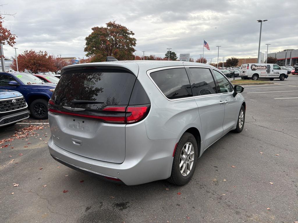 used 2024 Chrysler Pacifica car, priced at $27,700