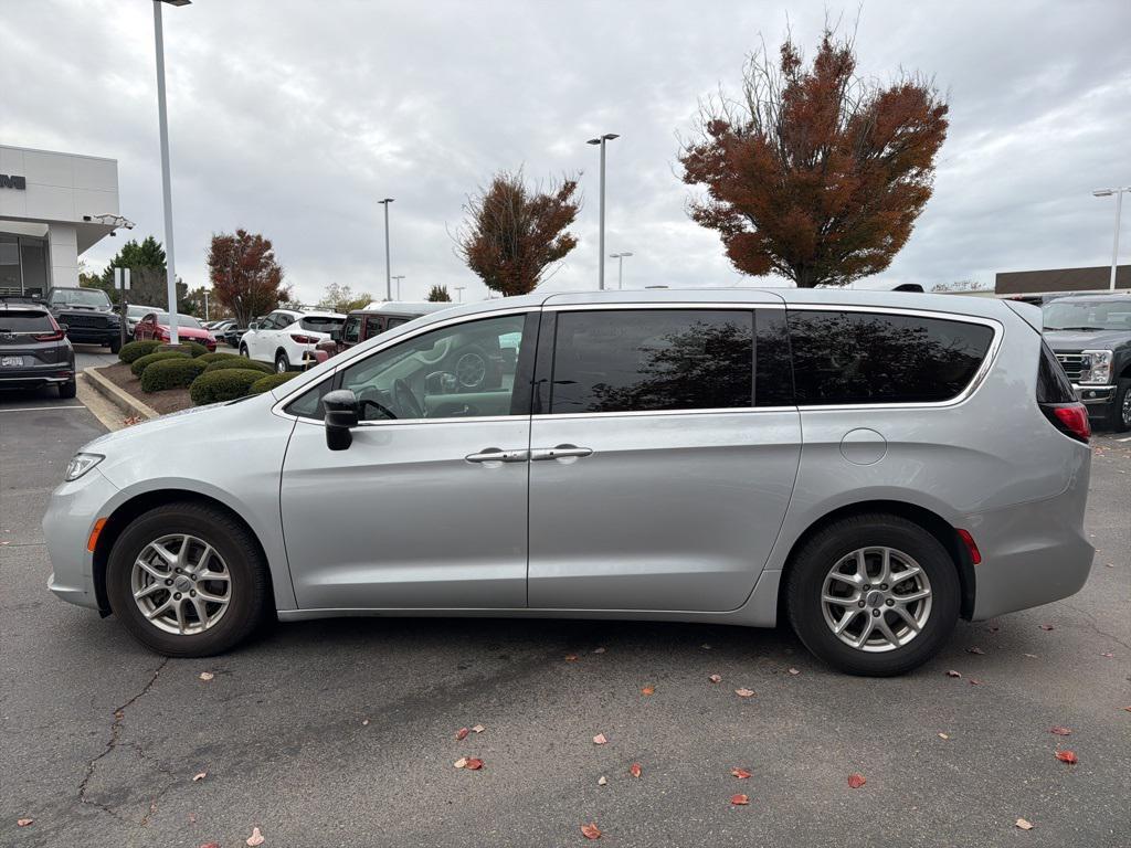 used 2024 Chrysler Pacifica car, priced at $27,700